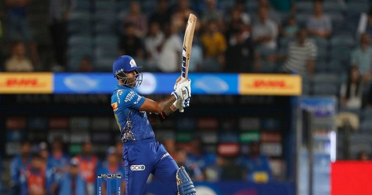 IPL 2022: Suryakumar Yadav powers MI to 151/6 after early collapse against RCB